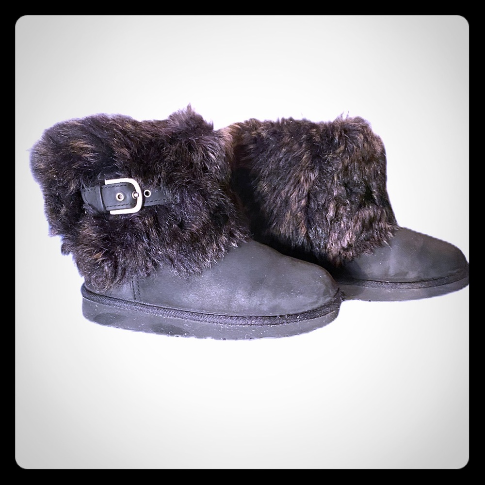Girl’s UGG Boots.